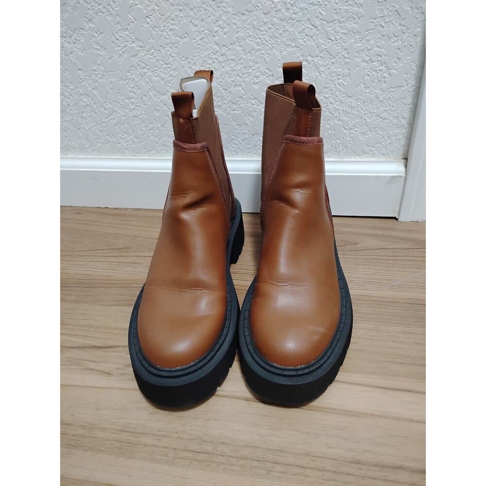 FUNKYMONKEY Women's Chelsea Boot Lug Sole Mid Heel Fashion Ankle Bootie Brown